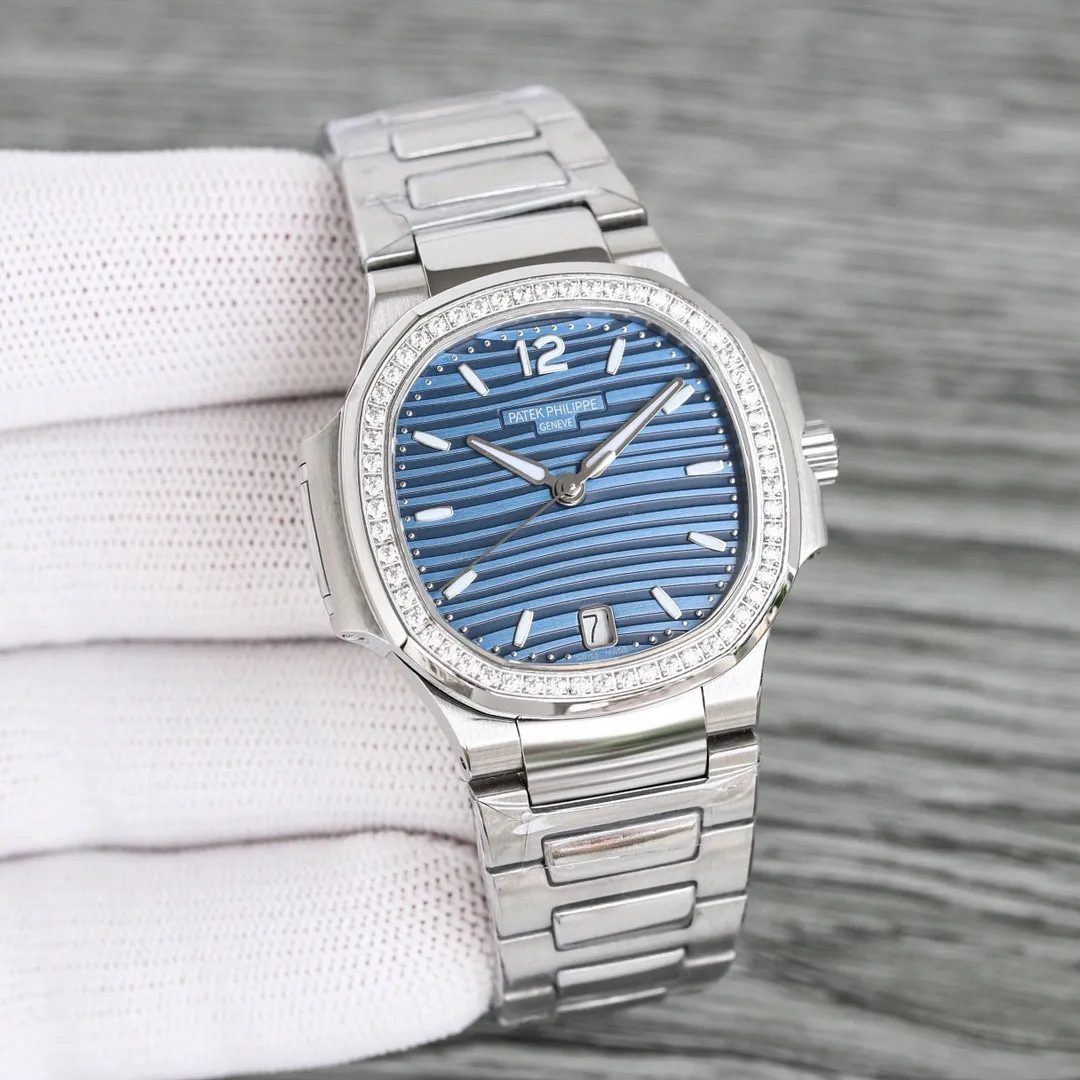 【Top Replica】💰5300! 【PATEK PHILIPPE】Superb work! ! ! Patek Philippe PP’s sporty and elegant Nautilus women’s watch PP14236 is here! R69 details: 1⃣️ Equipped with a customized version of 9015 machine-modified Cal.324sc automatic movement, with a kinetic energy storage of 45 hours and a vibration frequency of 28800 per hour. 2⃣️316L customized ergonomic watch strap! 3⃣️The size of the watch is 35.2MM, consistent with the original. 4⃣️Inlaid with 56 Swarovski crystal diamonds, the number of genuine diamonds is consistent. 5⃣️Double-sided anti-glare sapphire crystal glass. 6⃣️The literal color and luster are consistent with the original product. "No one can own a Patek Philippe, it's just for the next generation." Elegant and majestic, it perfectly interprets the fashion taste of working women, and it is elegant yet powerful and domineering. Ingenious masterpiece, welcome your tasting! #Nautiluswomen